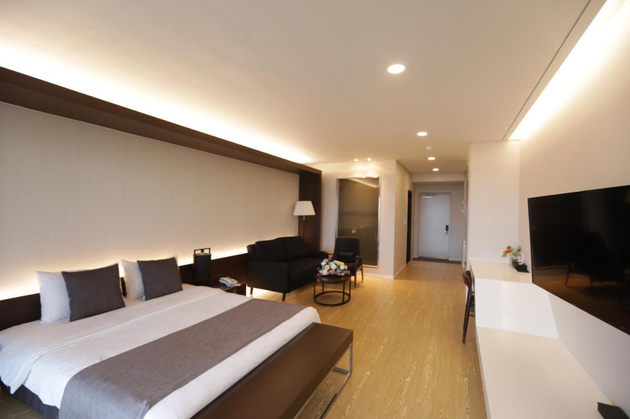 The Qube Resort Jeju Seogwipo Eksteriør billede