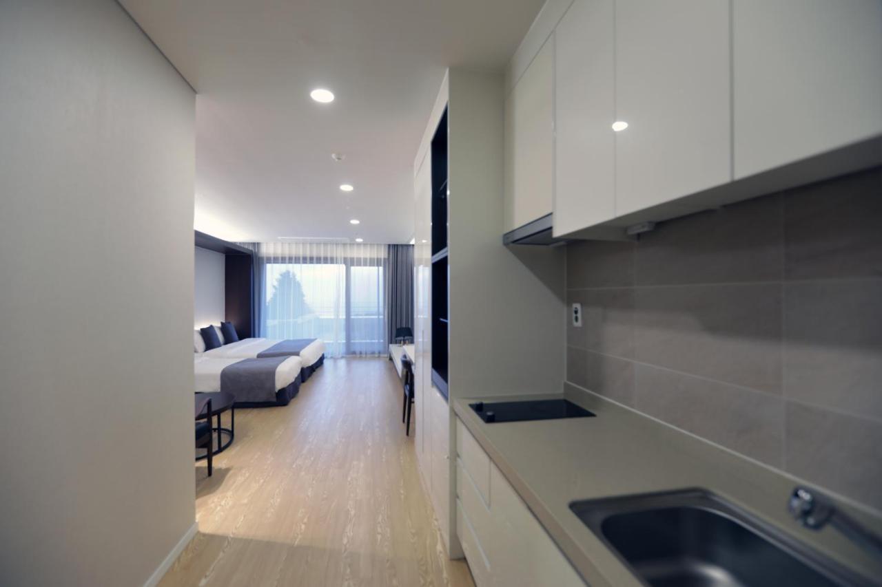 The Qube Resort Jeju Seogwipo Eksteriør billede