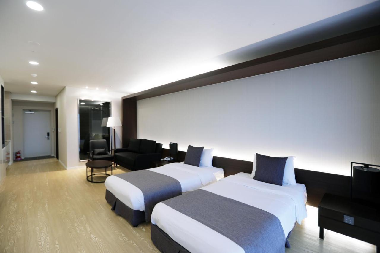 The Qube Resort Jeju Seogwipo Eksteriør billede