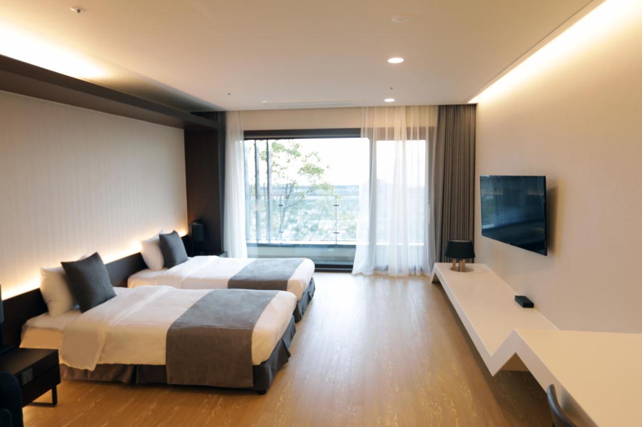 The Qube Resort Jeju Seogwipo Eksteriør billede